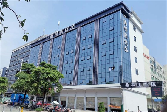 半隱框玻璃幕墻價格定價范圍，中東幕墻專業(yè)解答！