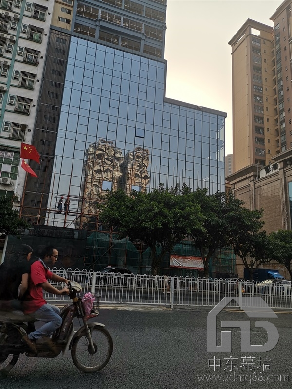 鋁板幕墻建筑與傳統(tǒng)建筑的區(qū)別？