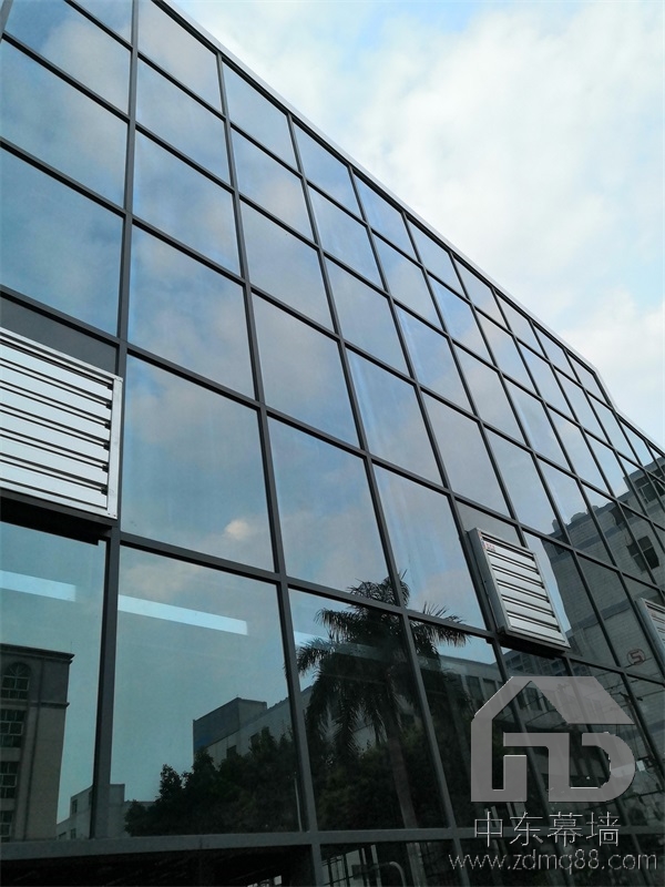 深圳鋼化中空玻璃幕墻價(jià)格是多少？