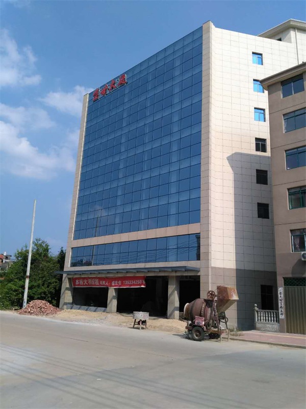 全隱框玻璃幕墻包工包料多少錢(qián)