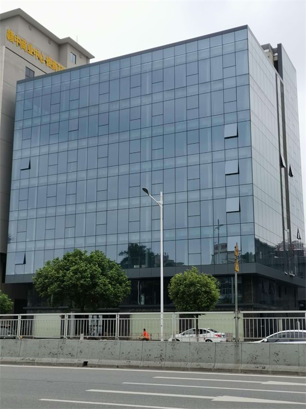 給粗野主義建筑“澆”上玻璃幕墻，看曼哈頓舊倉庫如何涅槃重生