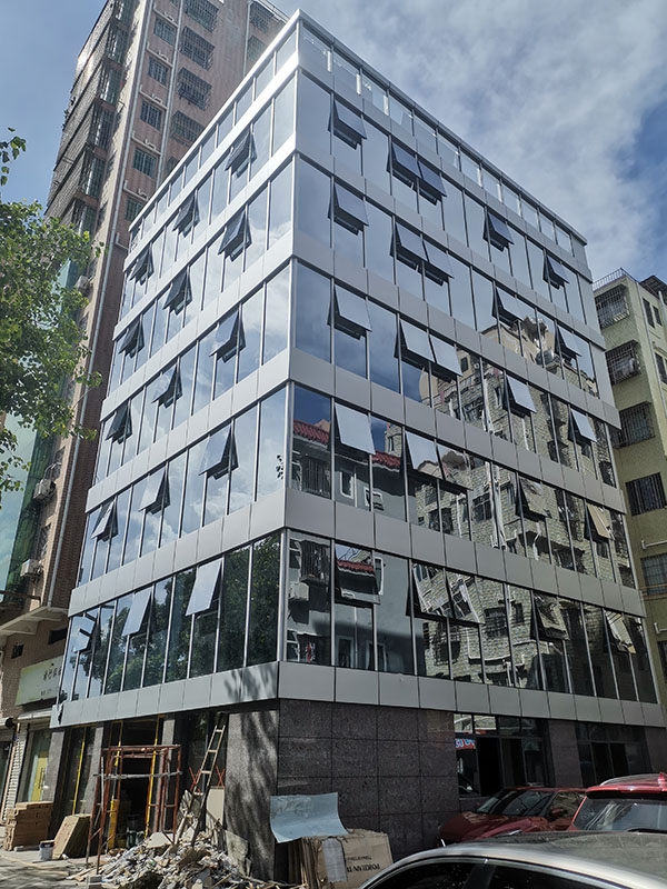 廠房改造玻璃幕墻選誰(shuí)